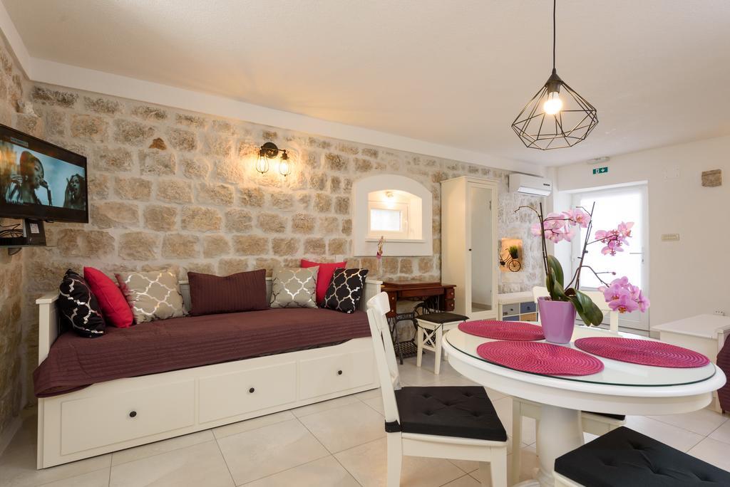 Studio Tironi 2 -Sonja Appartement Trogir Buitenkant foto