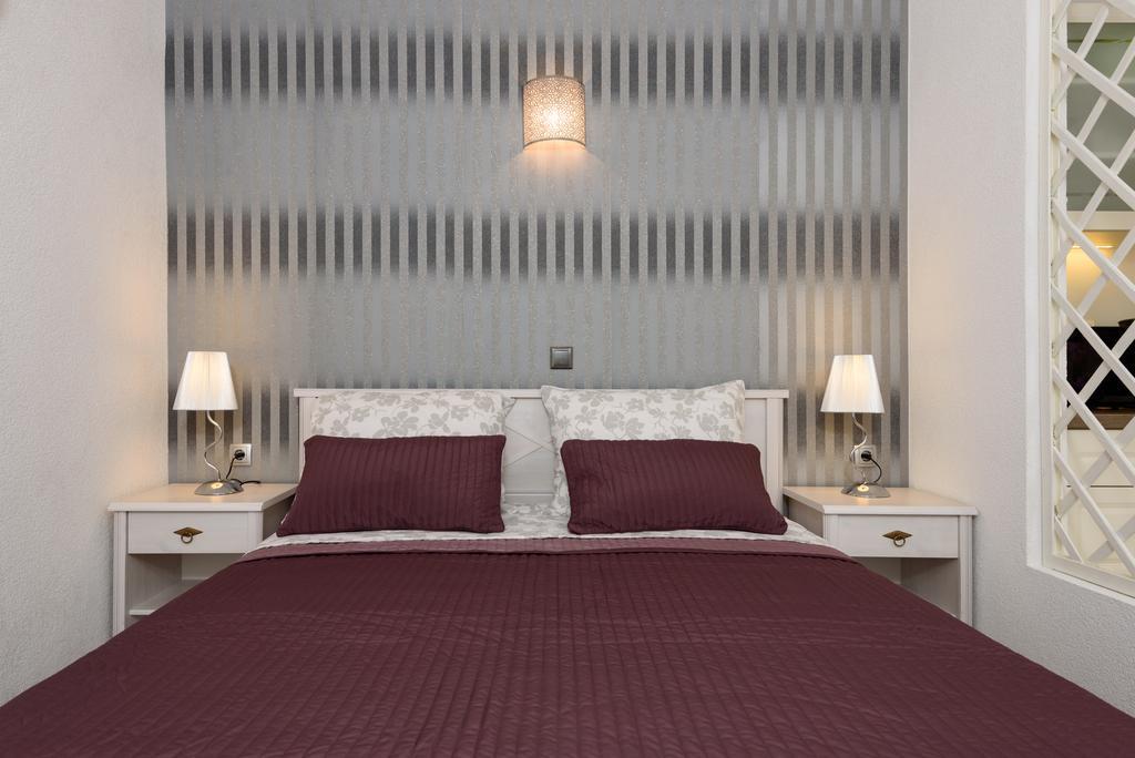 Studio Tironi 2 -Sonja Appartement Trogir Buitenkant foto