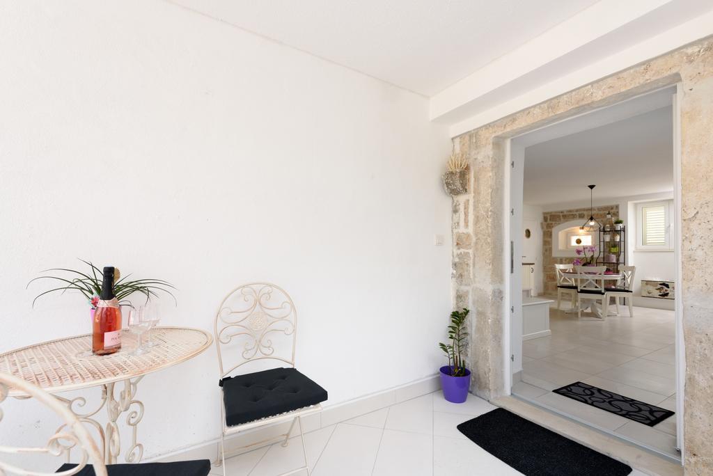 Studio Tironi 2 -Sonja Appartement Trogir Buitenkant foto