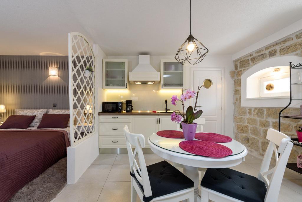 Studio Tironi 2 -Sonja Appartement Trogir Buitenkant foto