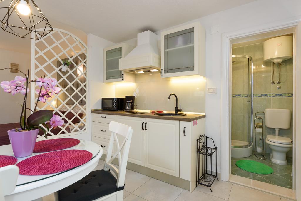 Studio Tironi 2 -Sonja Appartement Trogir Buitenkant foto